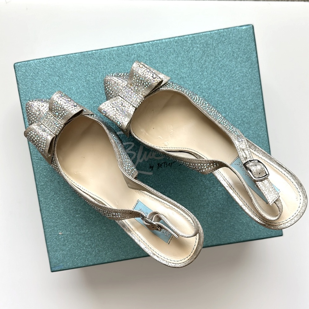 Blue by Betsy Johnson | Champ Fab Bow Pumps - Picture 2 of 8